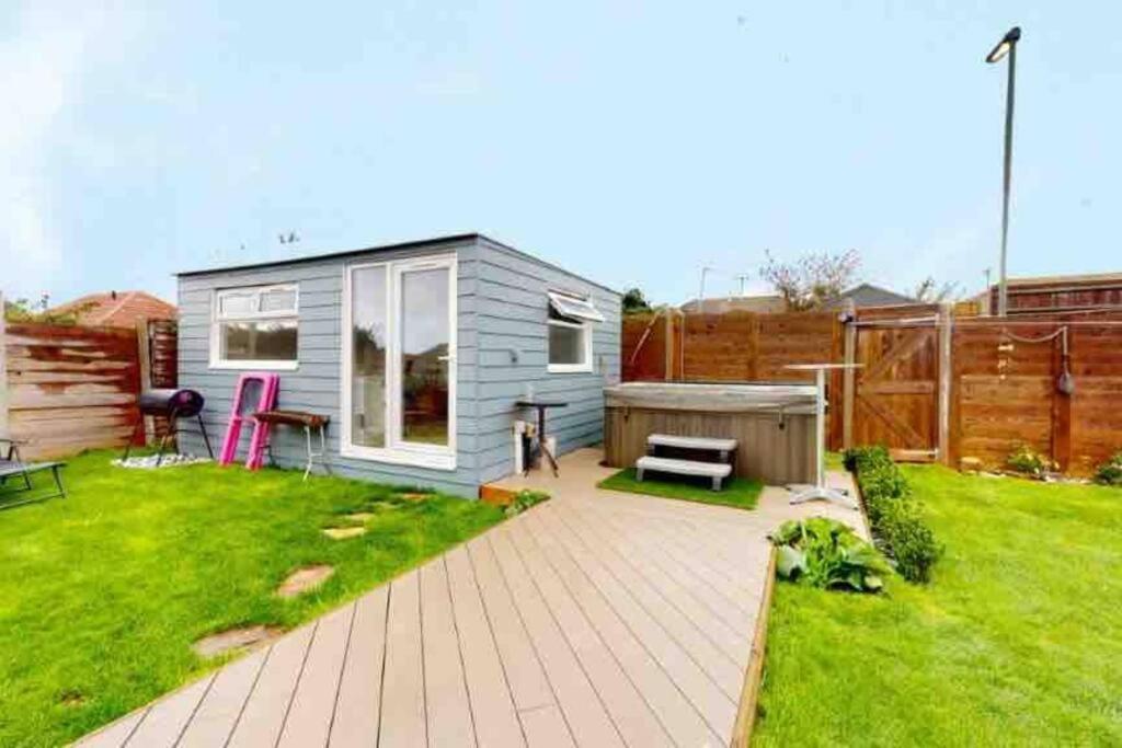 Love Lancing By The Sea With Optional Large Hot Tub Sleeps Up To 8 & Free Parking Villa Екстериор снимка